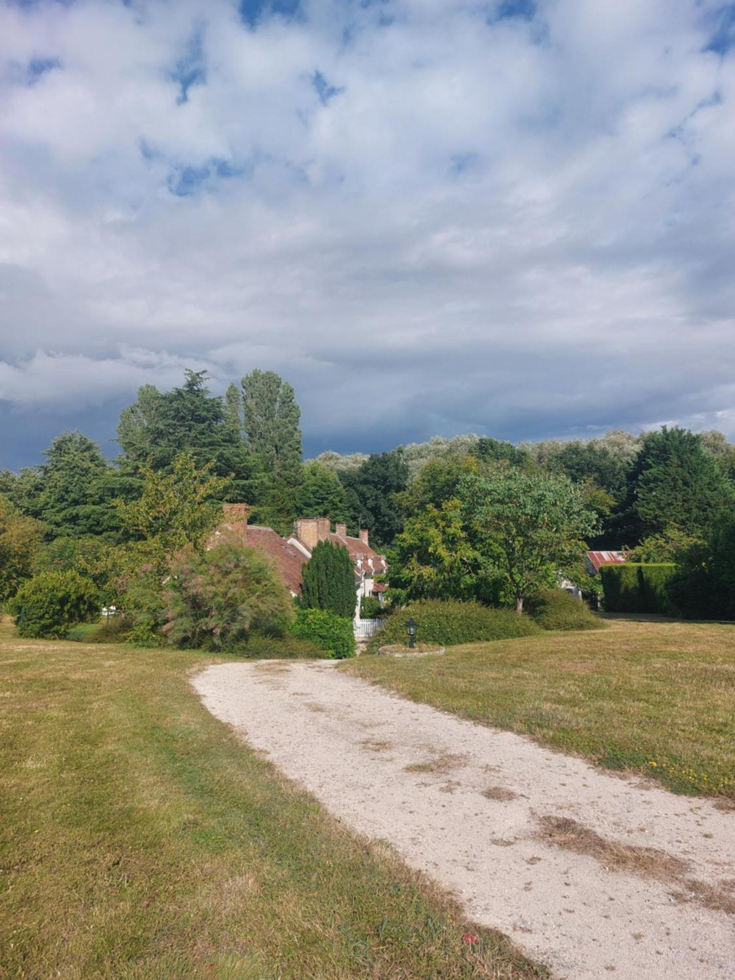 Trainefeuilles - Chambres D'Hotes Proche Zoo De Beauval Le Controis-en-Sologne Esterno foto